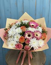 Букет цветов из:  Розы, Герберы и Хризантемы в Сангаре