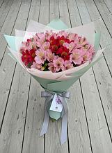 Букет цветов из:  Альстромерии в Сангаре