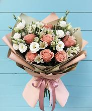 Букет цветов из:  Розы, Альстромерии и Лизиантусы в Сангаре