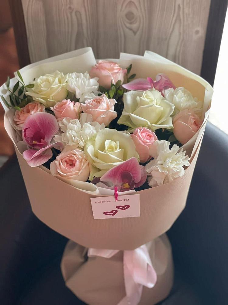 Букет цветов из: Орхидеи, Розы и Гвоздики в Сангаре