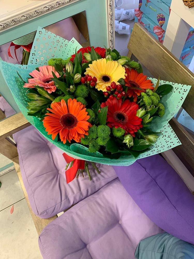 Букет цветов из: Герберы, Хризантемы и Альстромерии в Сангаре