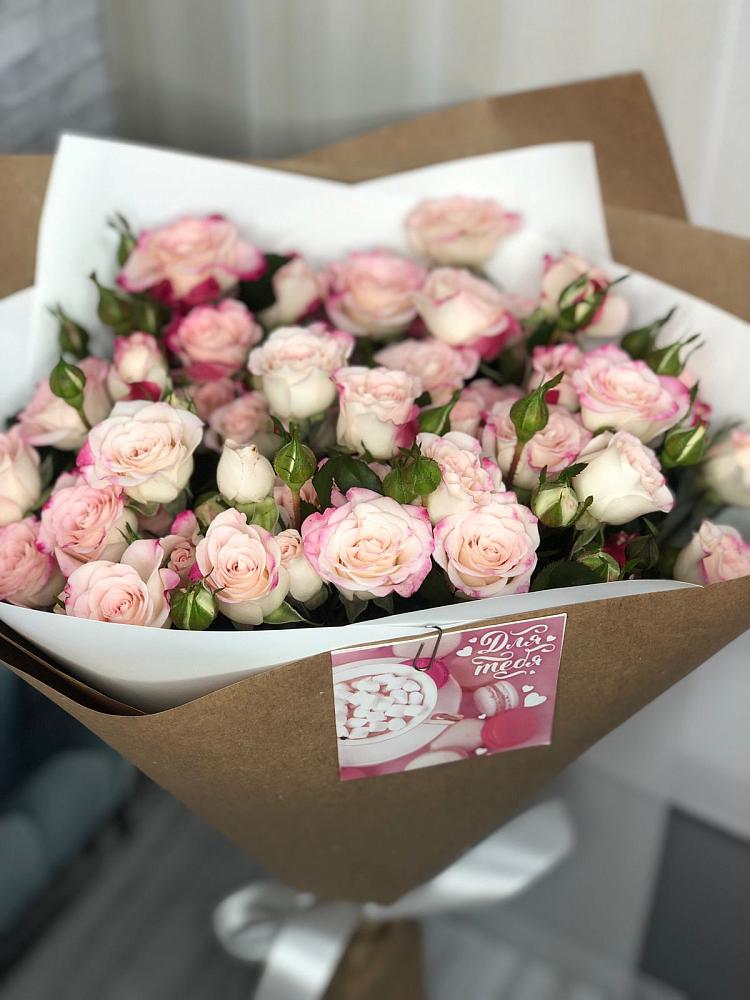 Букет цветов из: Розы в Сангаре