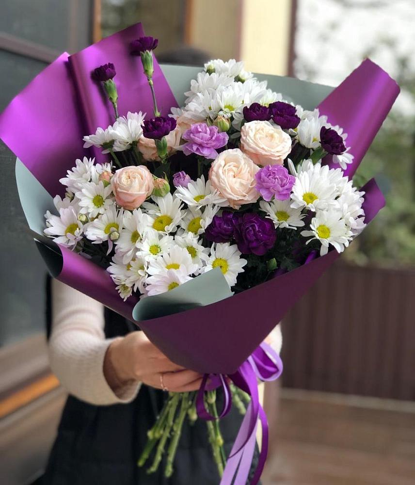 Букет цветов из: Хризантемы, Гвоздики и Розы в Сангаре