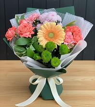 Букет цветов из:  Гвоздики, Розы, Герберы и Хризантемы #REPLACE_PRED# Сангаре