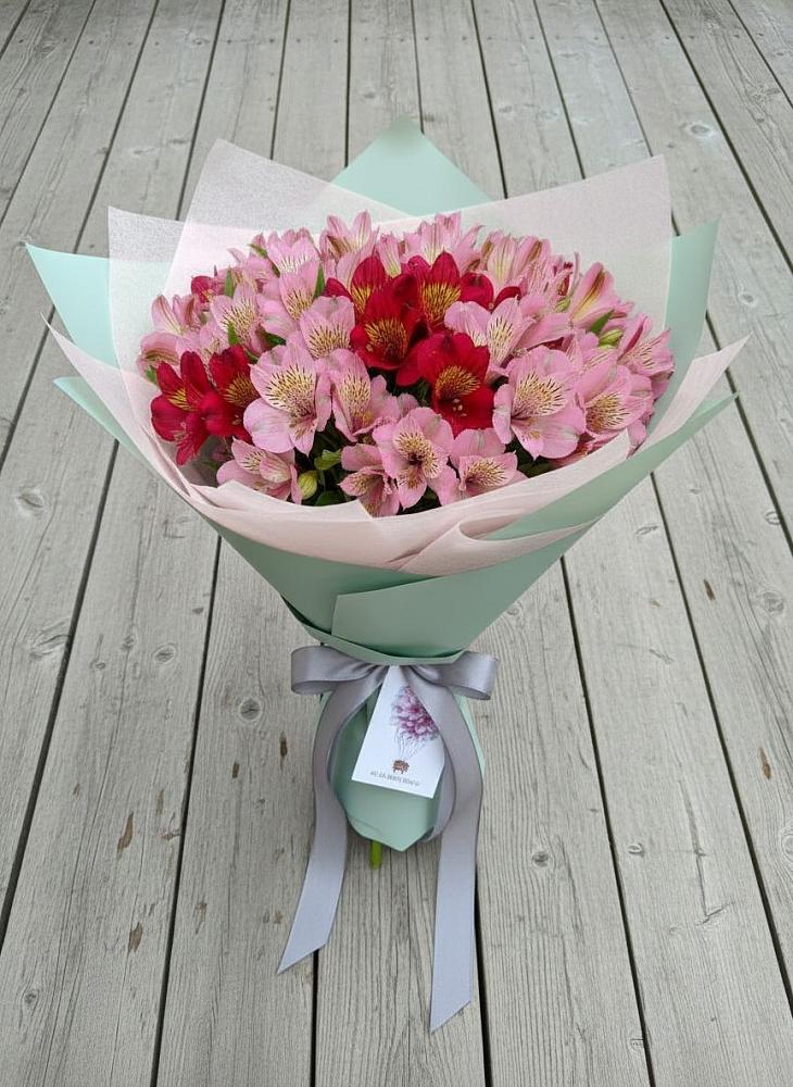 Букет цветов из: Альстромерии в Сангаре