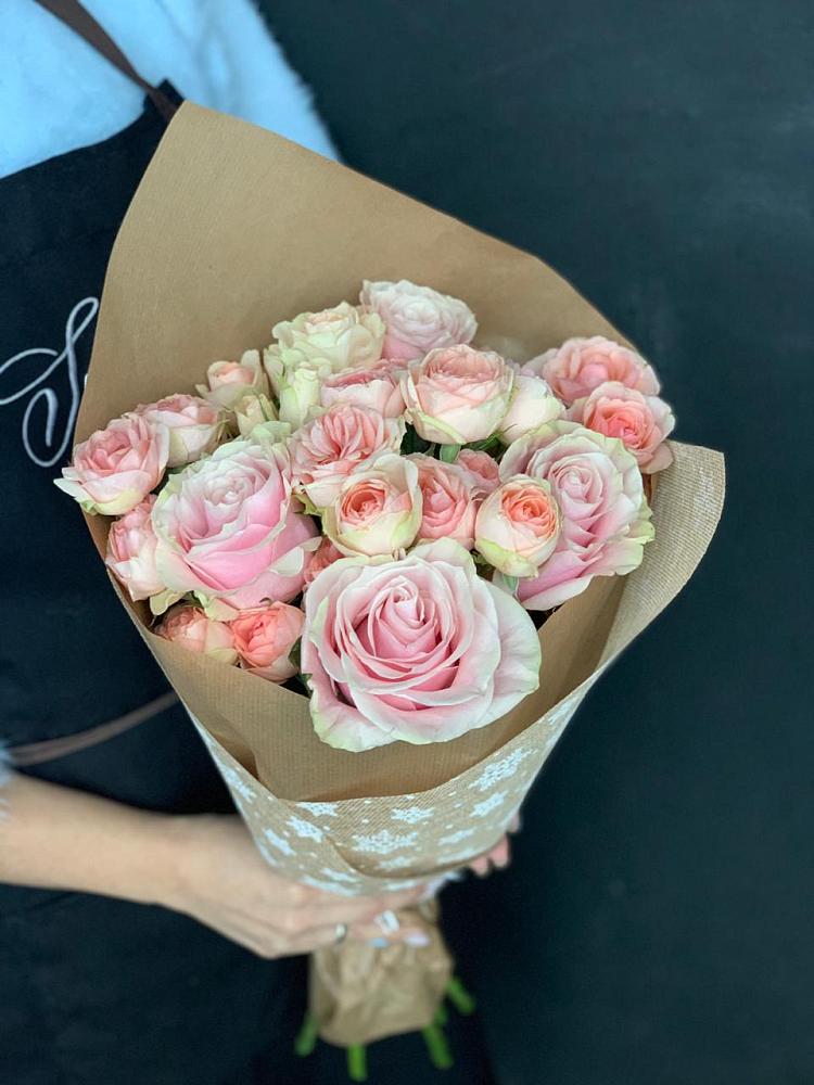 Букет цветов из: Хризантемы и Розы в Сангаре