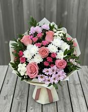 Букет цветов из:  Альстромерии, Гвоздики, Розы и Хризантемы в Сангаре