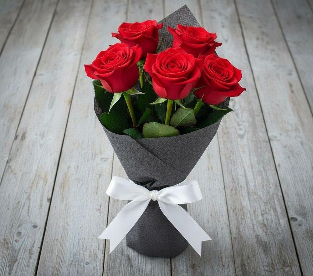 Букет 5 Красных роз Эдлесс Лав в Сангаре