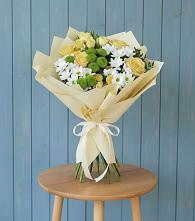 Букет цветов из:  Хризантемы и Розы в Сангаре