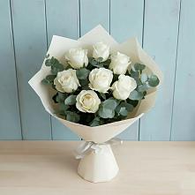 Букет Белые розы в Эвкалипте в Сангаре