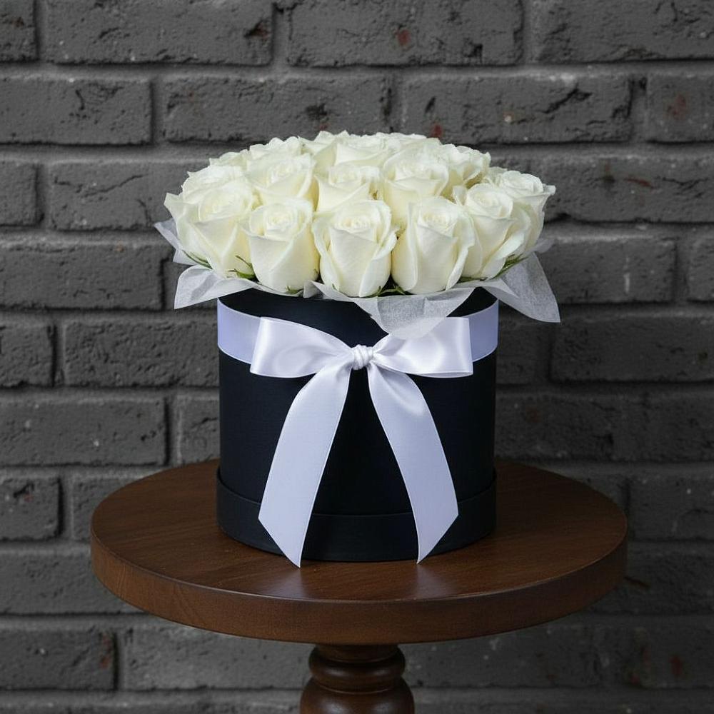 Цветочная композиция из Розы в шляпной коробке в Сангаре