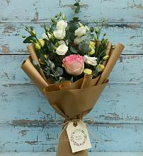 Букет цветов из:  Розы и Лизиантусы #REPLACE_PRED# Сангаре