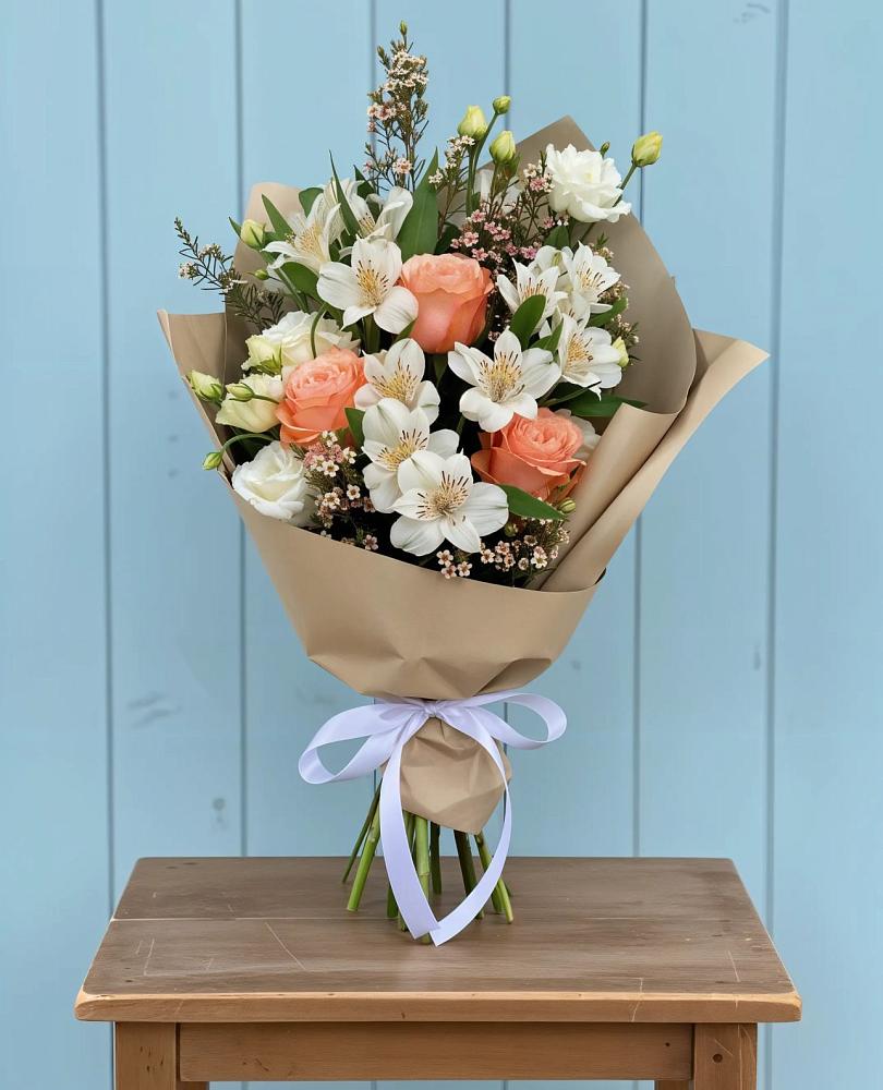 Букет цветов из: Альстромерии, Лизиантусы, Розы и Хризантемы в Сангаре