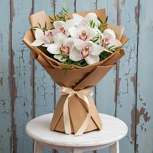 Букет цветов из:  Орхидеи и Розы в Сангаре